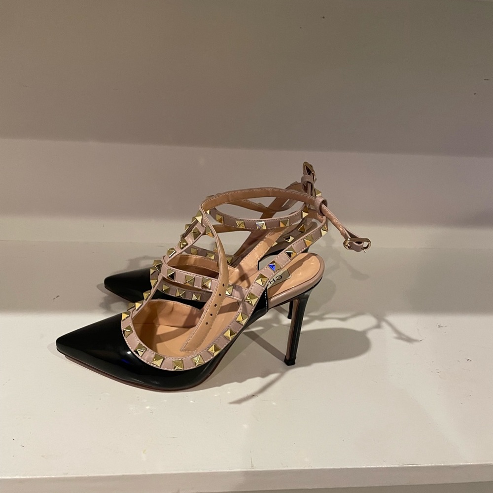 Chris-T Women Pointed Toe Studded Heals